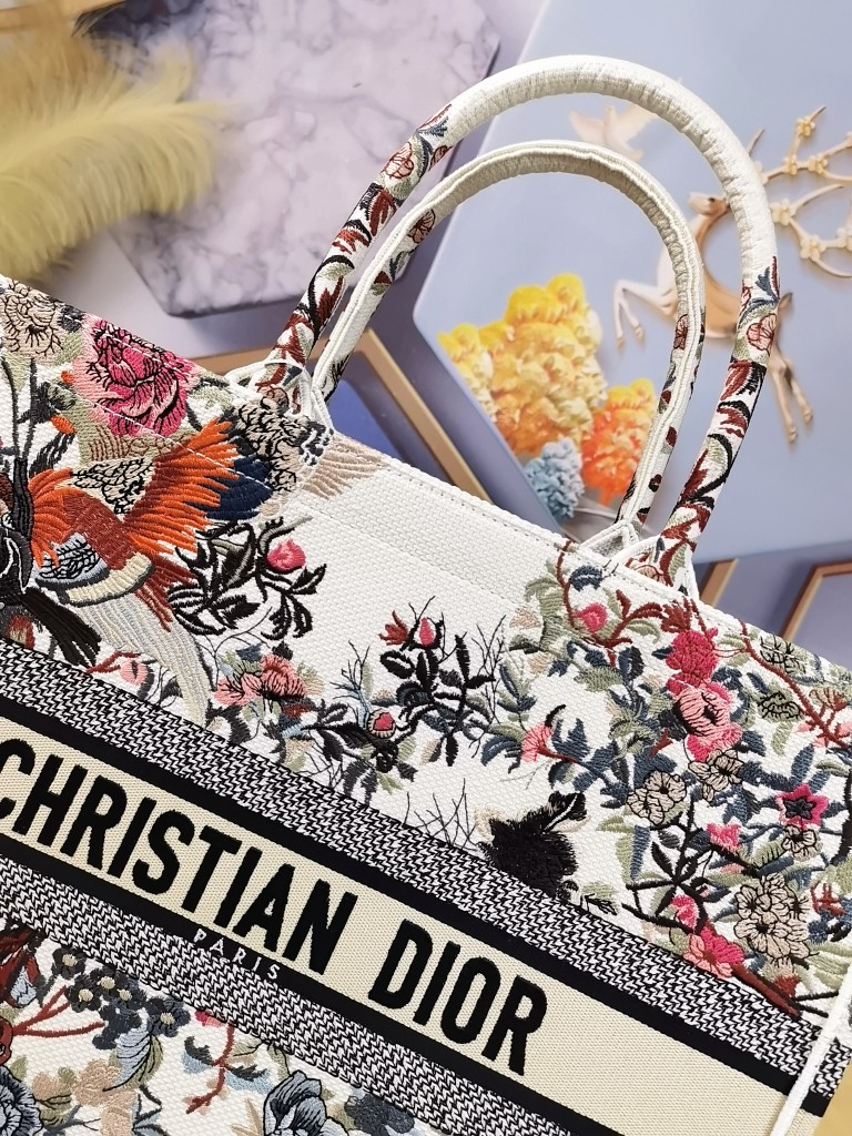 Christian Dior Shopping Bags